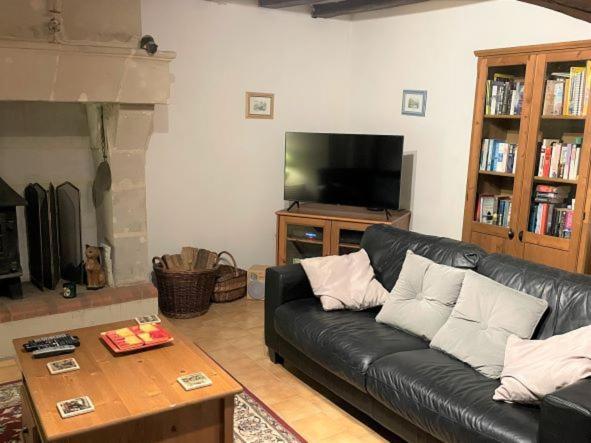 La Maison Tournesol - 3 Bedroom House With Large Garden Near Saumur Saint-Martin-de-la-Place Ngoại thất bức ảnh